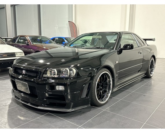Nissan Skyline R34 GT-R in Black Pearl