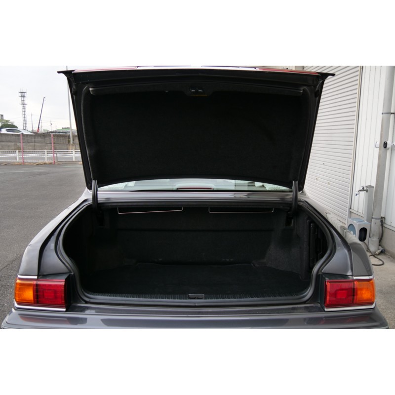 Toyota Century (N.8497) view 100