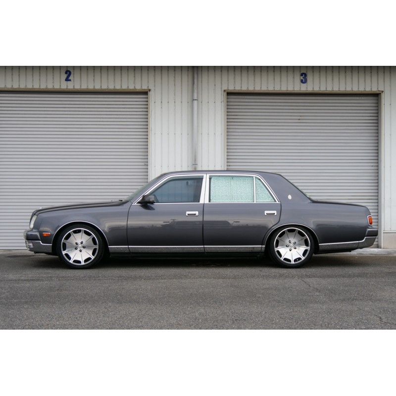 Toyota Century (N.8497) view 3