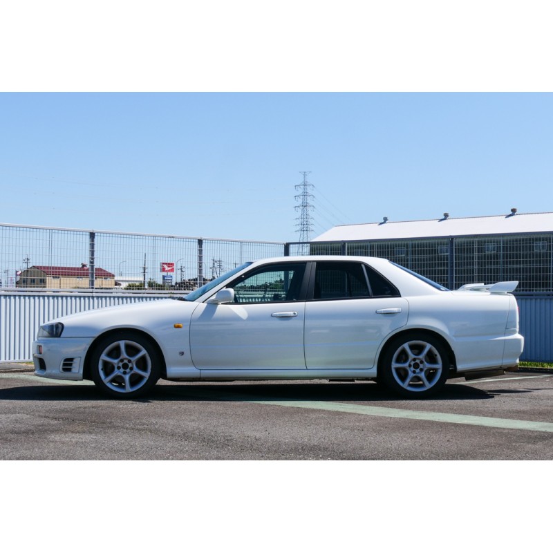 Nissan Skyline 25GTT sedan (N.8526) view 4
